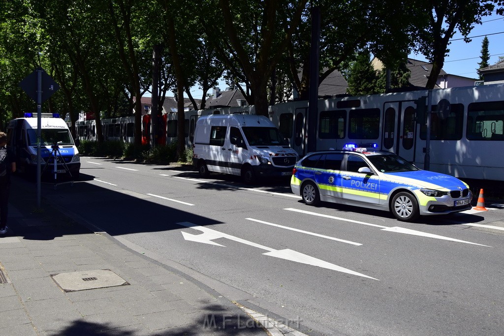 VU Roller KVB Bahn Koeln Luxemburgerstr Neuenhoefer Allee P110.JPG - Miklos Laubert